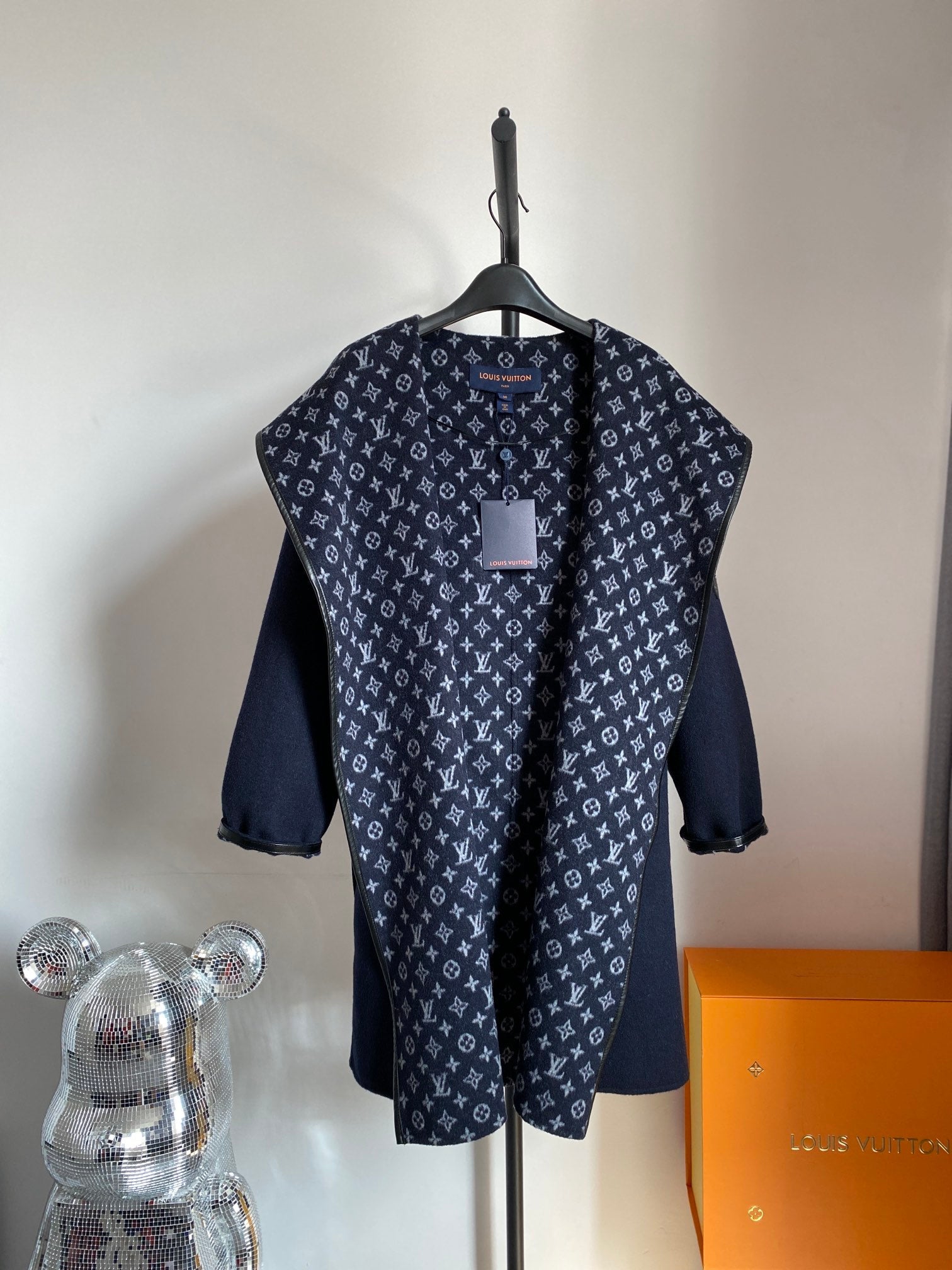 Luxury Louis Vuitton Wrap Coat 042