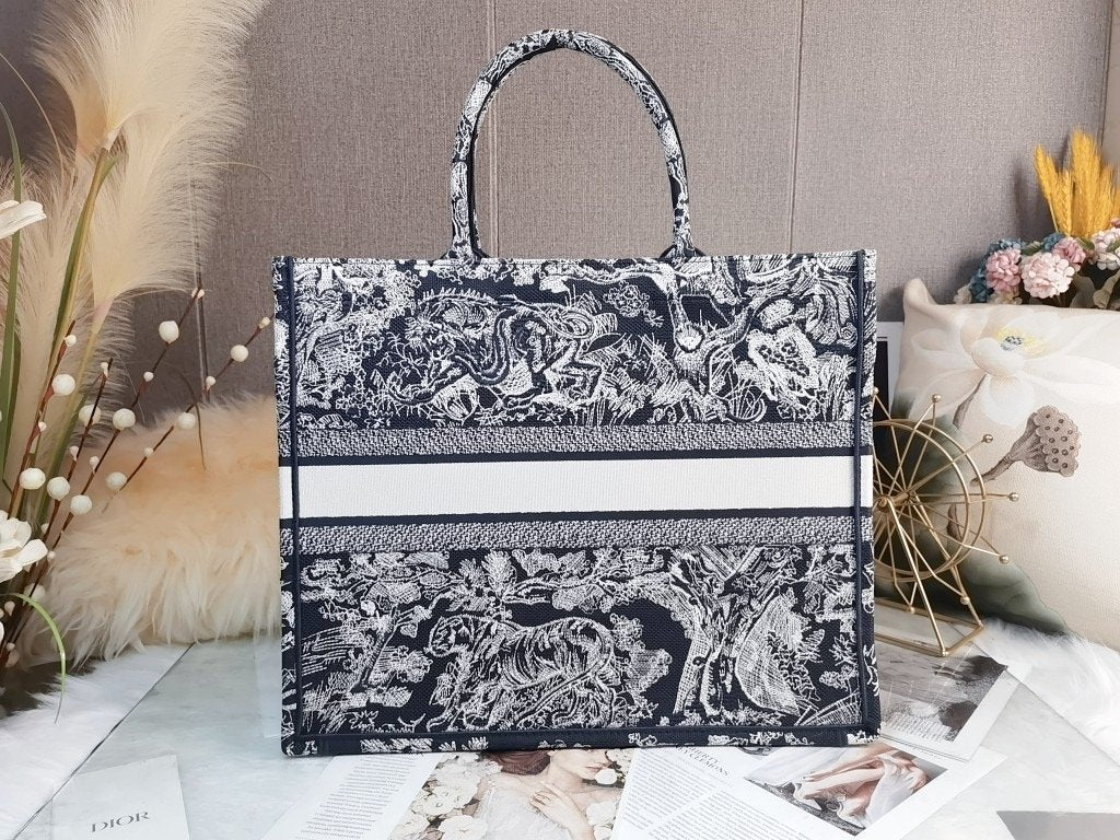 DI Large Book Tote White, For Womtlm, Womtlm’s Handbags 16.5in/42cm CD