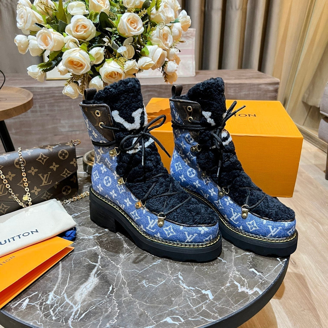 Premium Louis Vuitton BOOTS 042