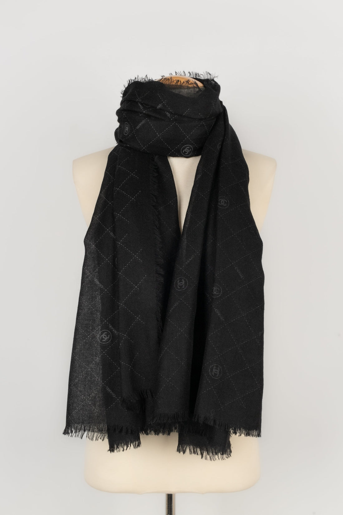 Echarpe / Etole en cachemire Chanel