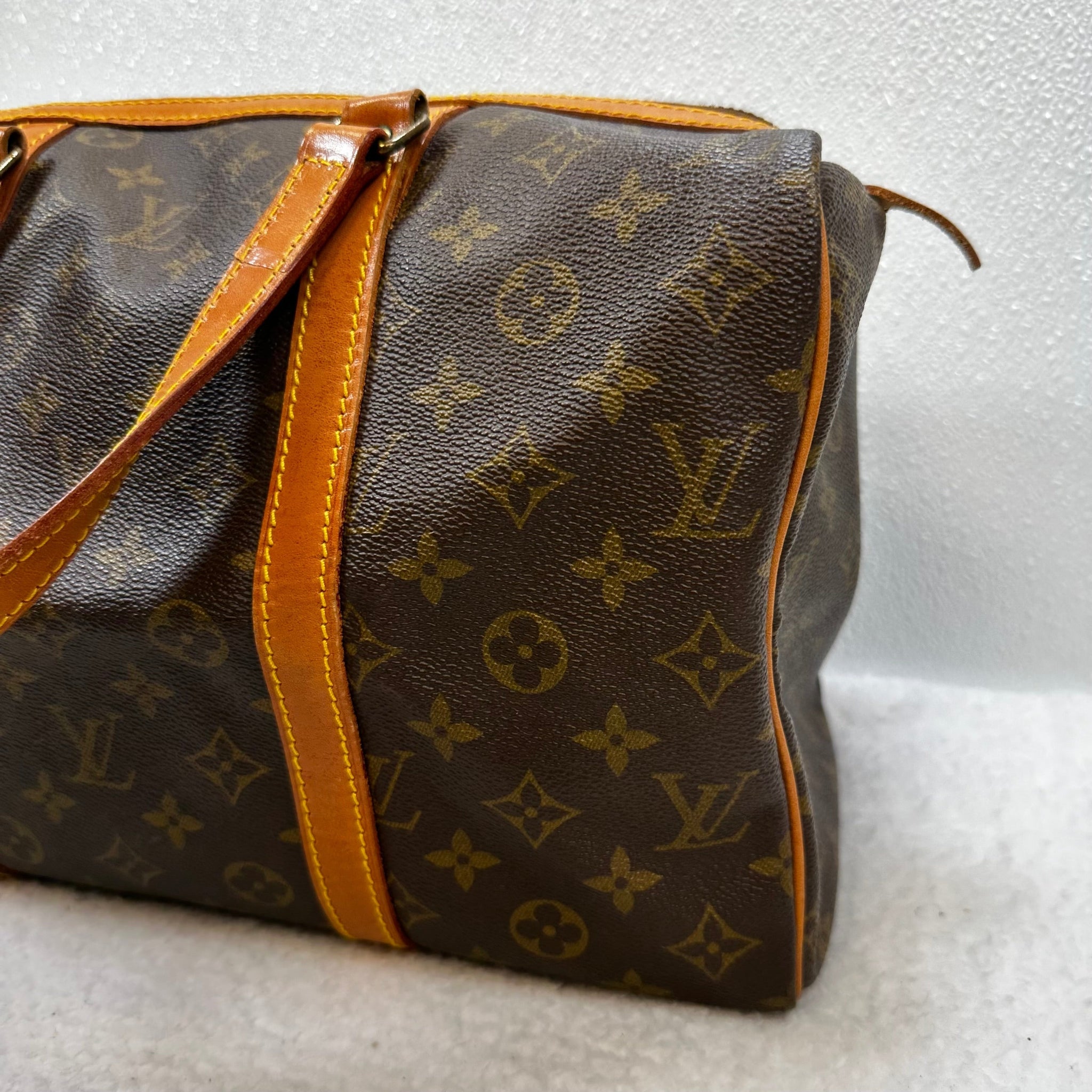 HandBag Luxury Designer By Louis Vuitton, Size: Medium