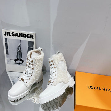 Premium Louis Vuitton BOOTS 008