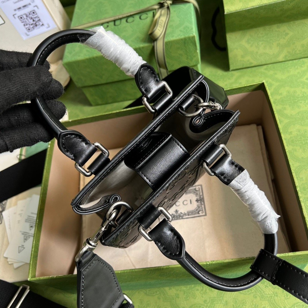 gg Embossed Mini Tote Bag Black gg Embossed For Mtlm  7.9in/20cm gg 696010 1W3CN 1000