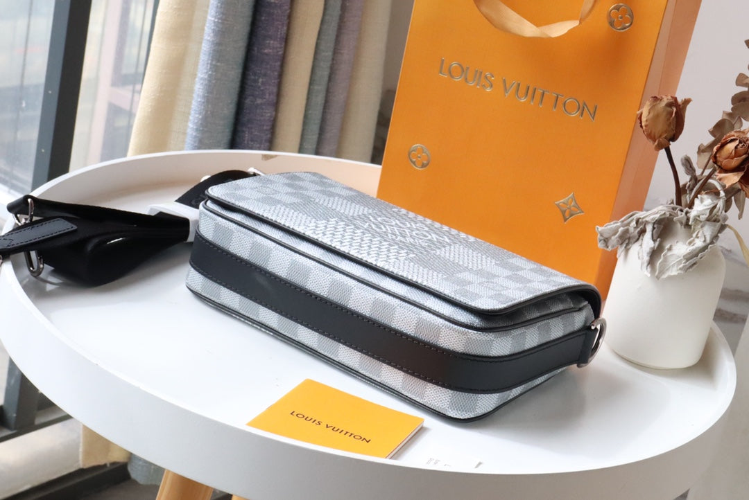 LV Studio Messtlmger Damier Graphite Plaster For Mtlm, Bags, Shoulder And Crossbody Bags 9.3in/25.3cm LV N50014