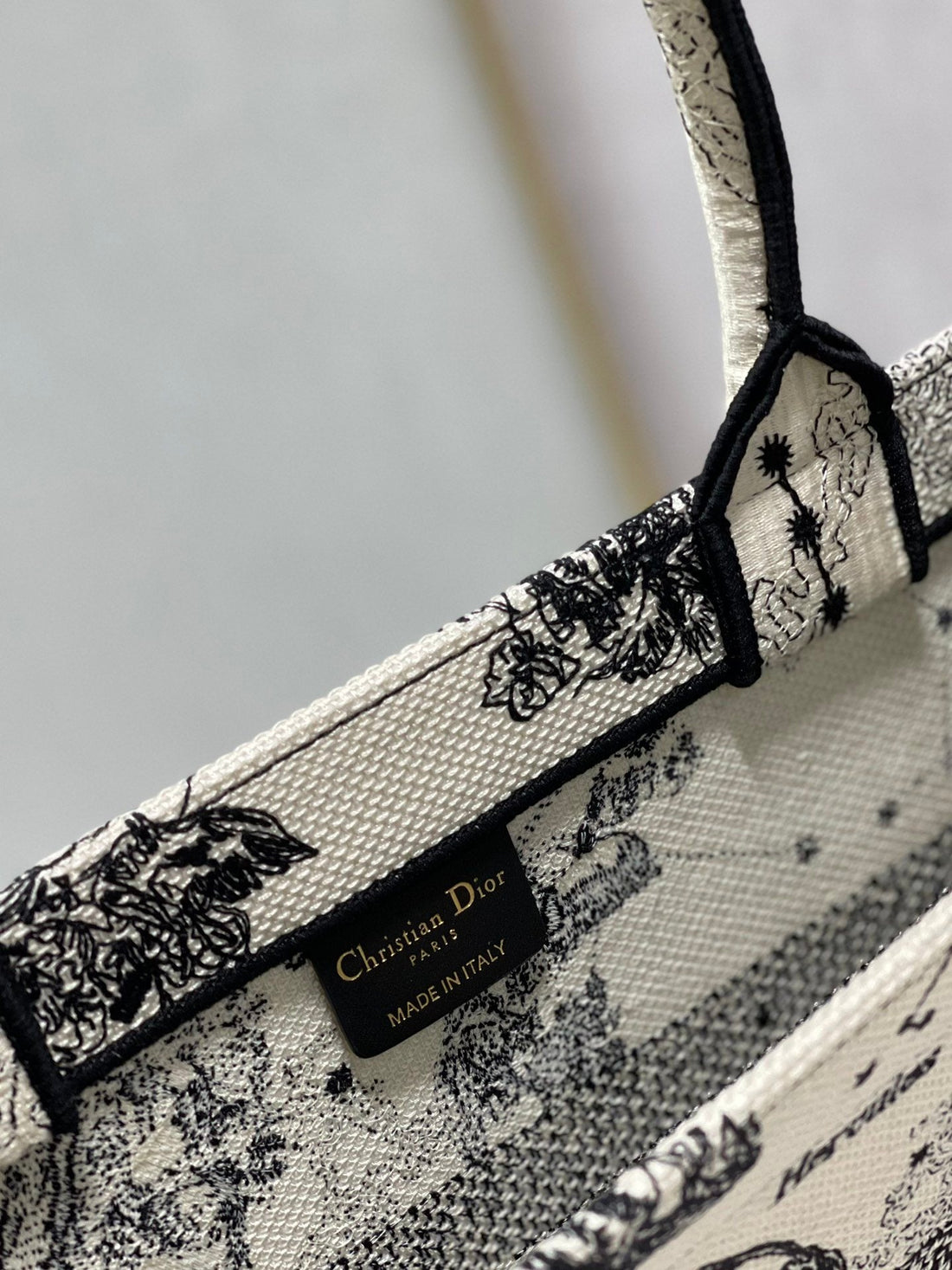 DI Medium Book Tote Bag, Black/White, For Womtlm Womtlm’s Handbags, Shoulder Bags, 36cm CD M1296ZRHZ_M941