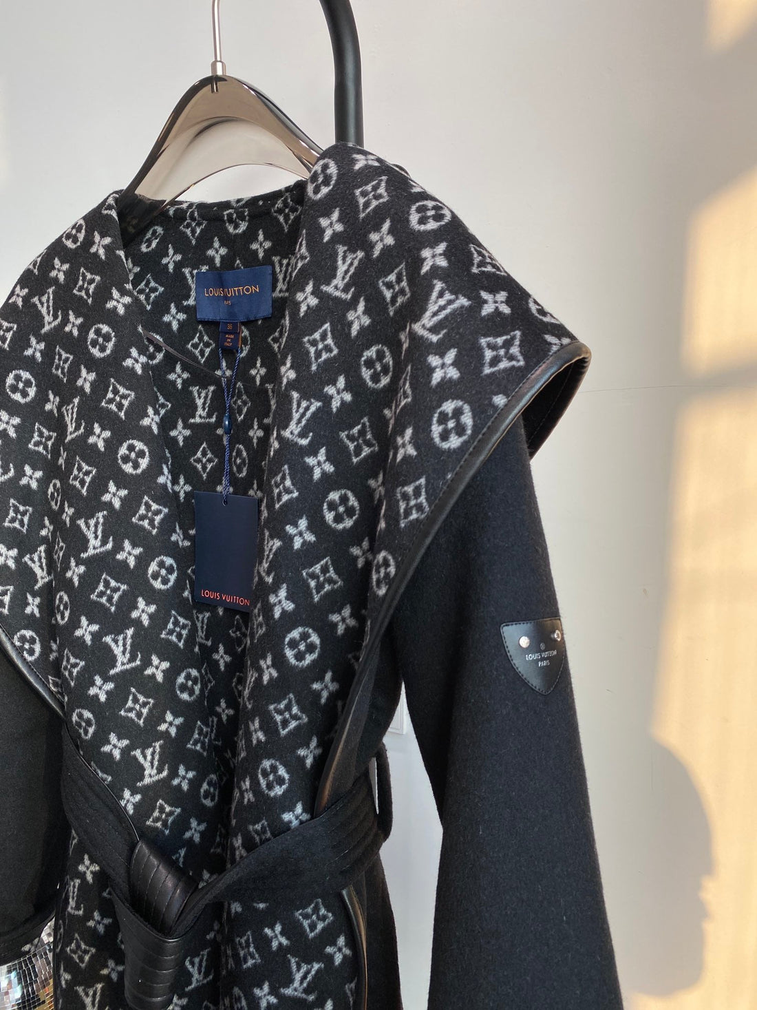 Luxury Louis Vuitton Wrap Coat 040