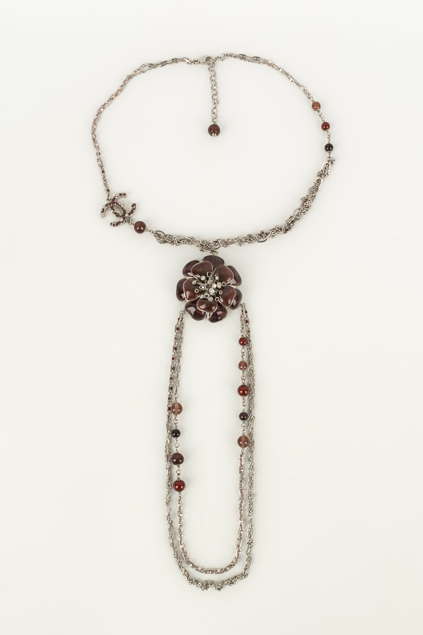 Collier cam�lia Chanel