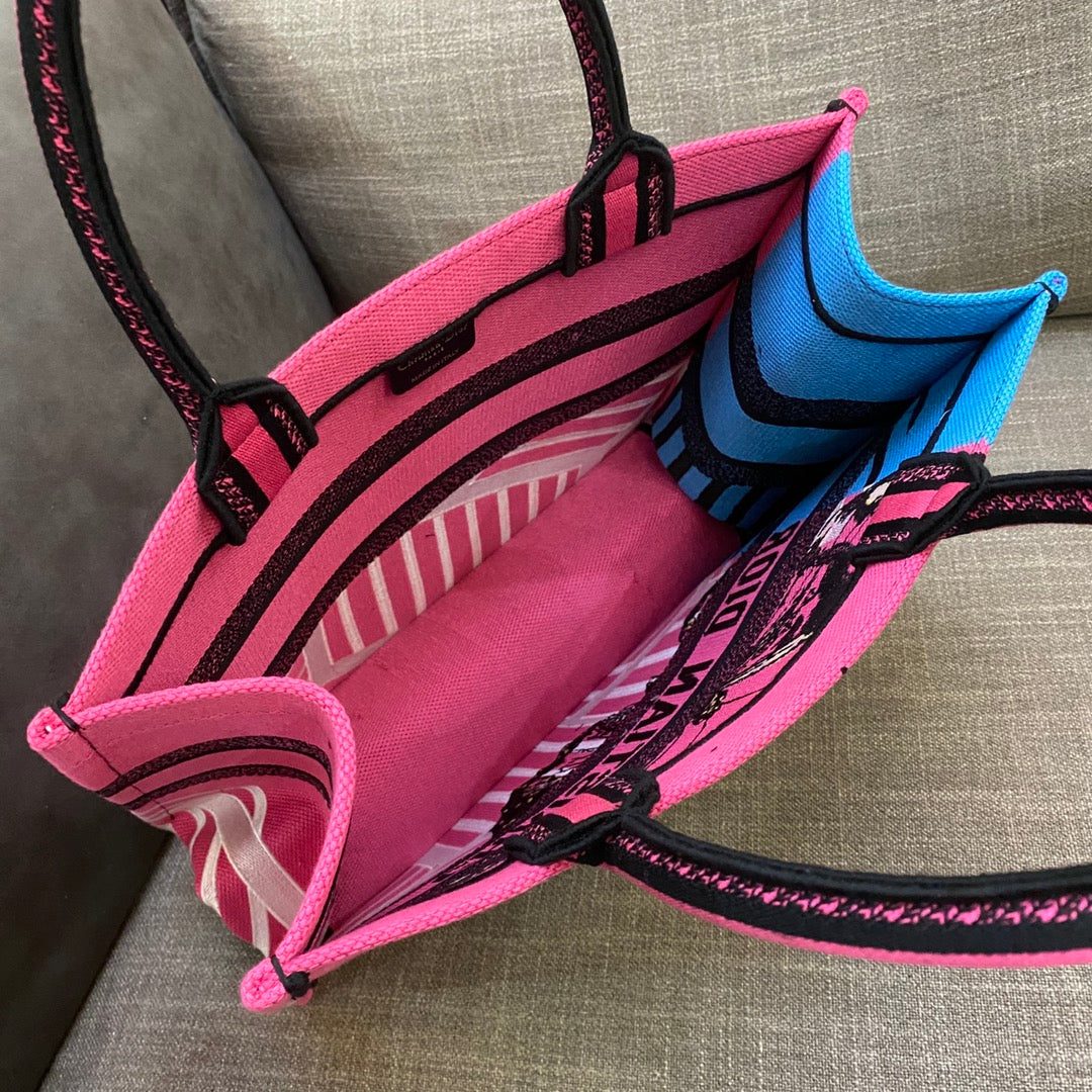 DI Medium Book Tote Bright Blue and Bright Pink D-Jungle Pop Embroidery, Blue/Pink, For Womtlm Womtlm’s Handbags Shoulder Bags, 36cm CD M1296ZRON_M885