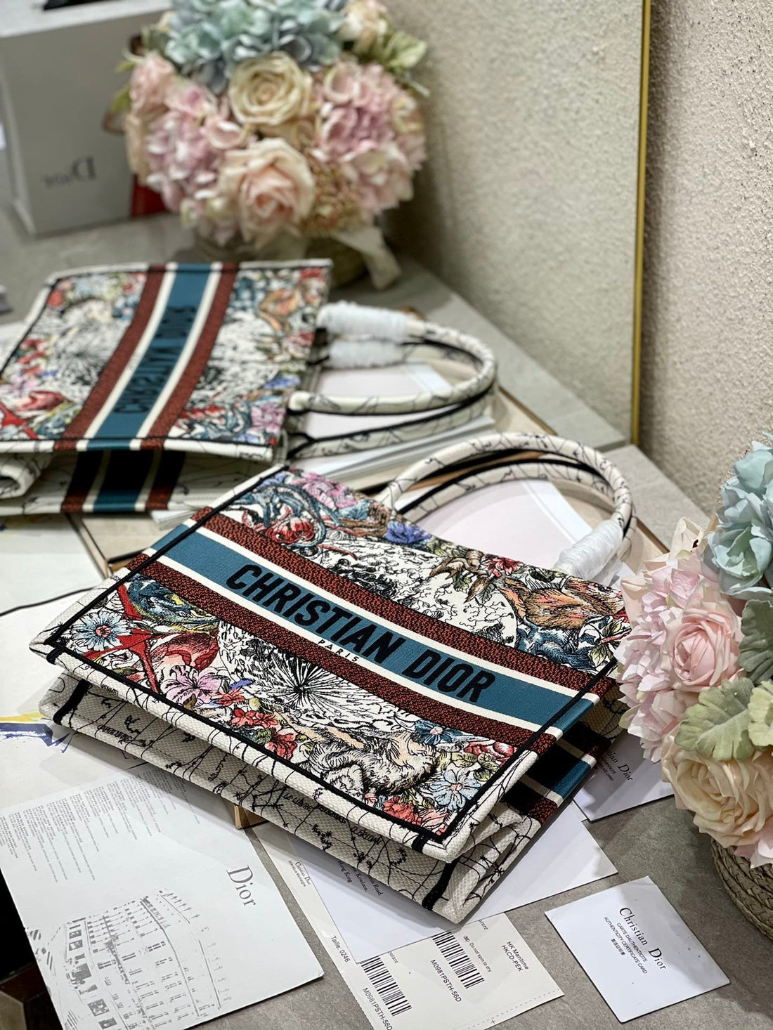 DI Medium Book Tote Latte Multicolor Zodiac Embroidery, Latte Multicolor, For Women Women’s Handbags, Shoulder Bags, 36cm CD