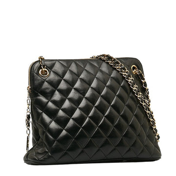 Chanel Quilted Leather Chain Shoulder Bag Leather Shoulder Bag in Good condition