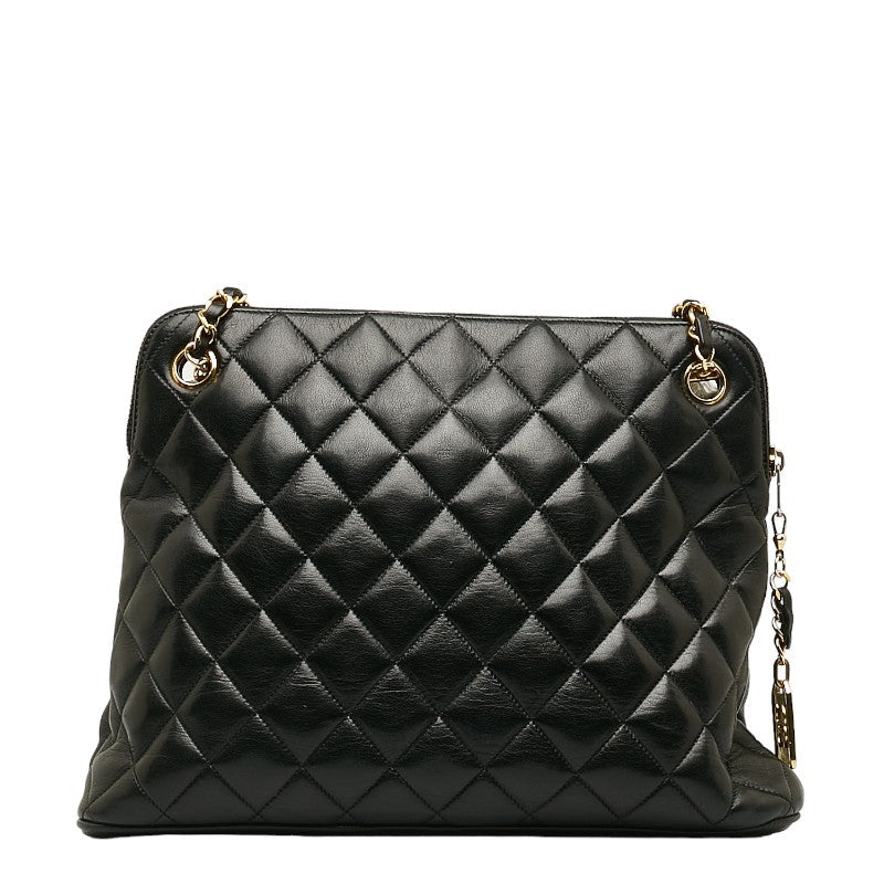 Chanel Quilted Leather Chain Shoulder Bag Leather Shoulder Bag in Good condition