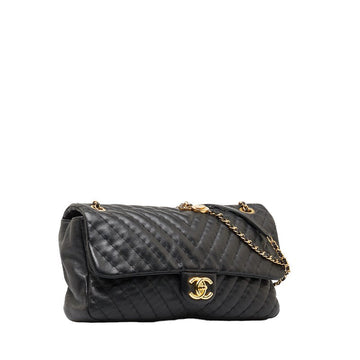 Chanel Chevron Medallion Charm Flap Bag Leather Shoulder Bag in Good condition