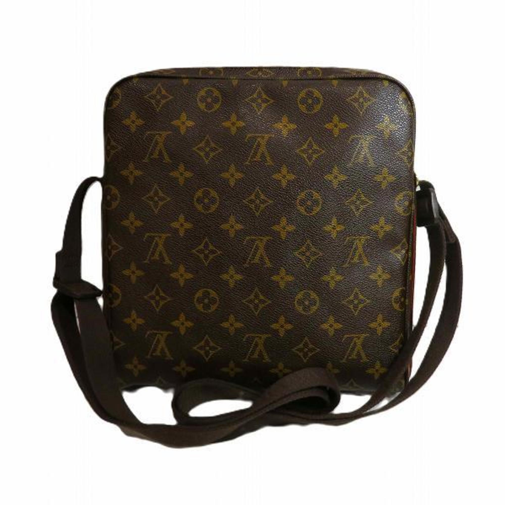 LOUIS VUITTON Beaubourg Shoulder Bag
