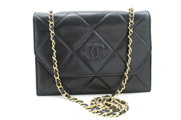CHANEL Matelasse Shoulder Bag