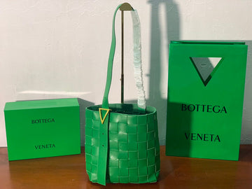 BV Shoulder Bag Nappa Gretlm, For Womtlm, Womtlm’s Bags 12.9in/33cm