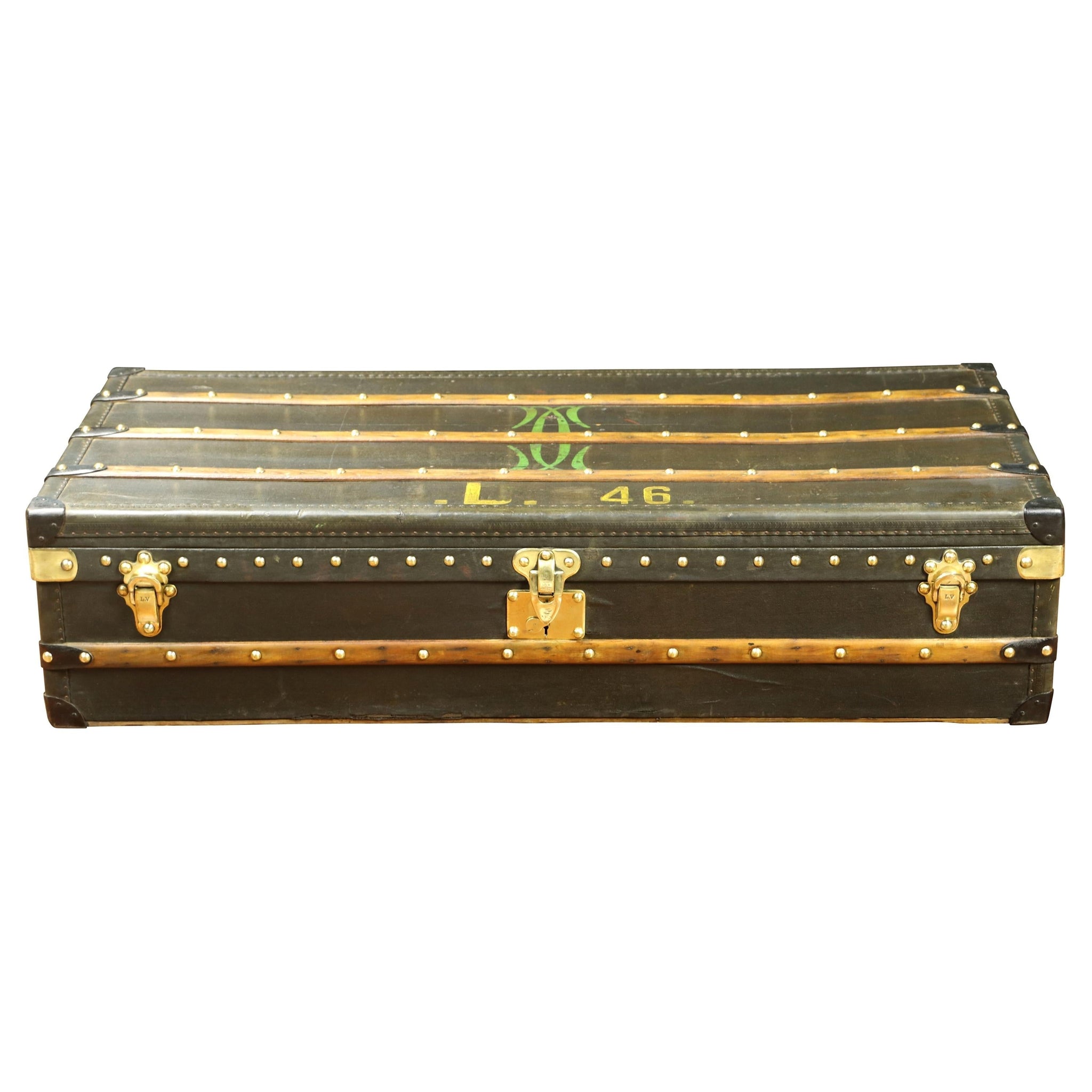 LOUIS VUITTON Amazing "Cartier" automobile flat Trunk in black canvas, Circa 1920