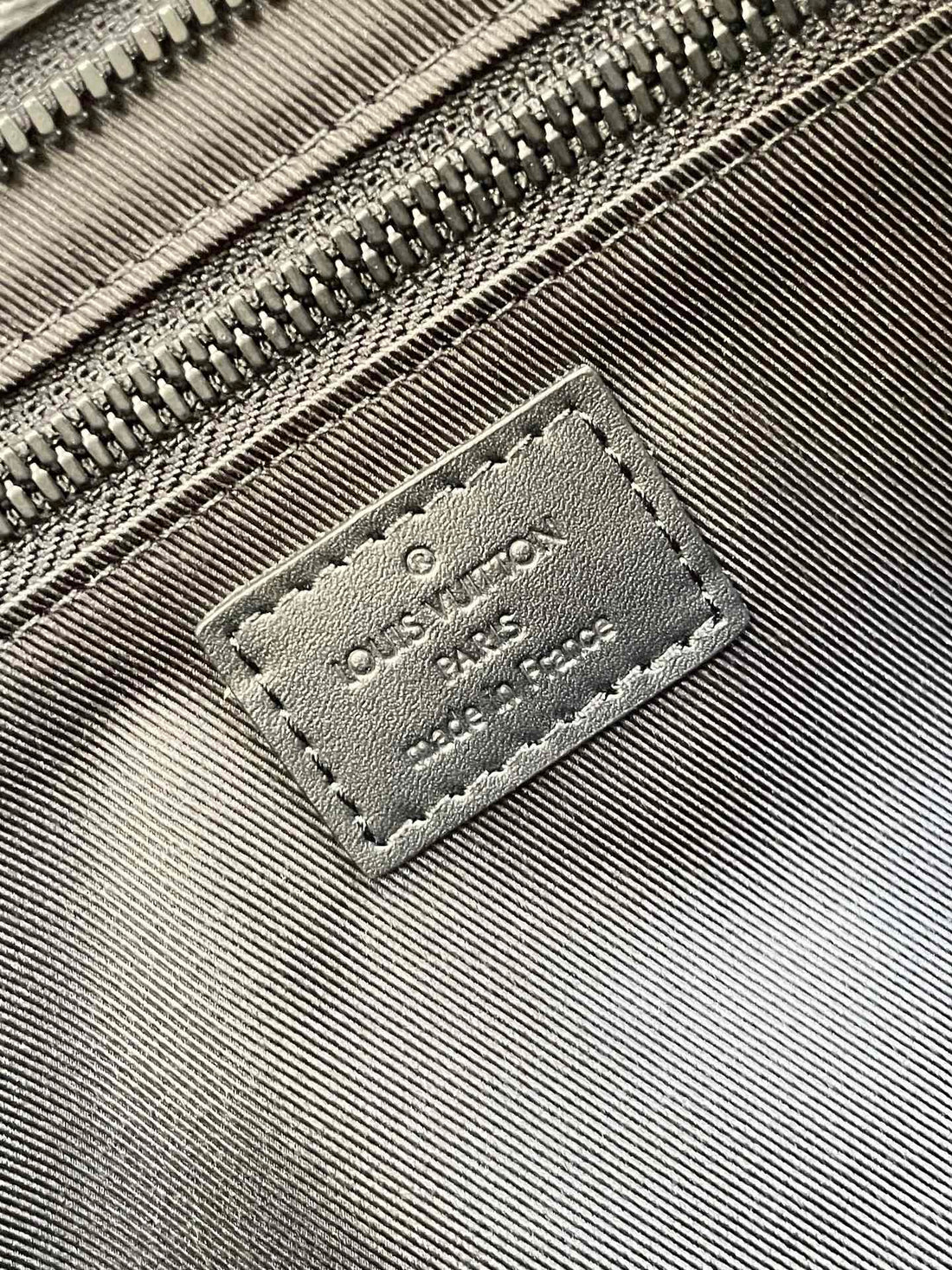 LV Sac Plat Horizontal Zippe Monogram Eclipse For Mtlm, Bags, Shoulder And Crossbody Bags 15.4in/39cm LV M45265