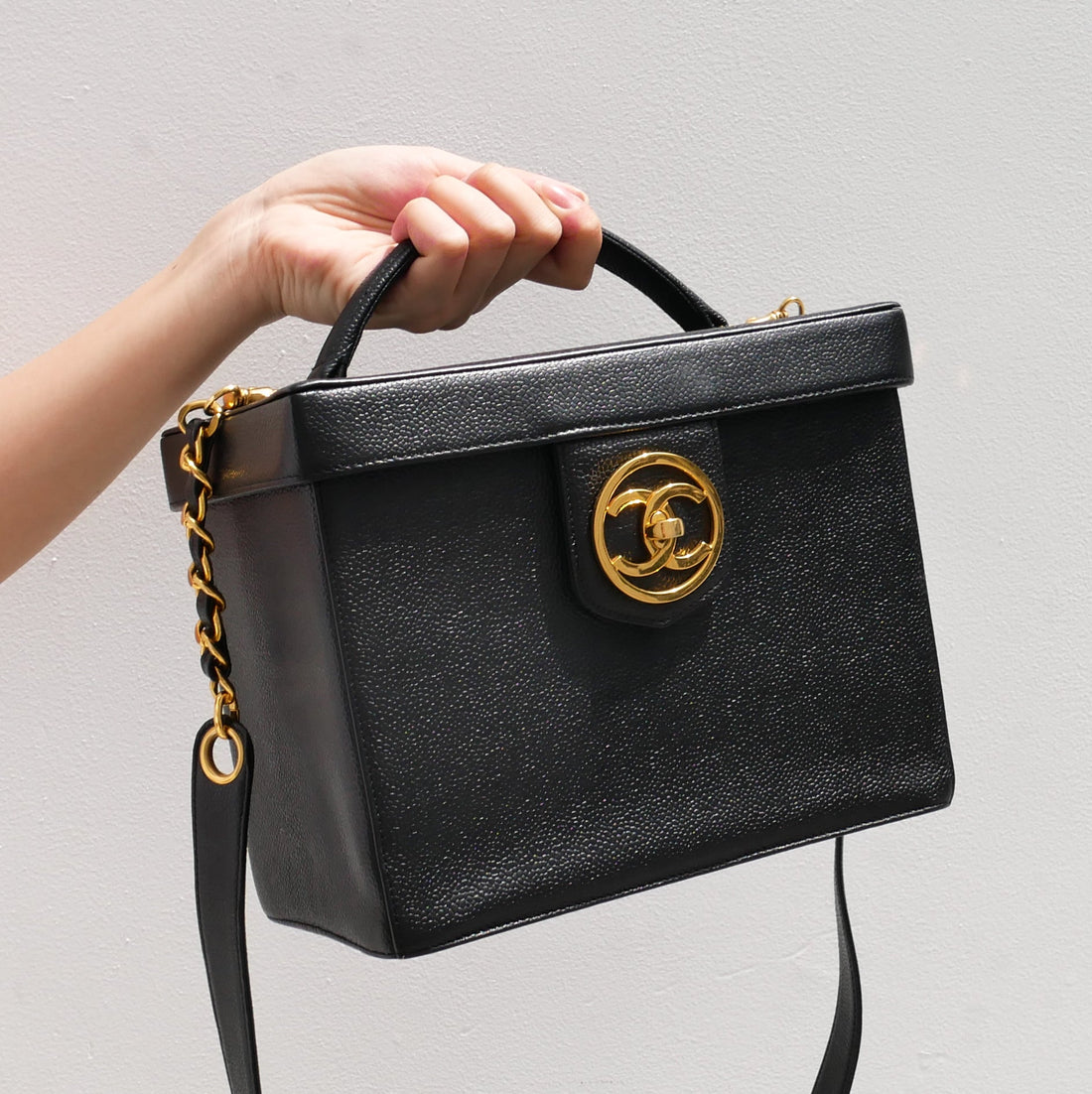 CHANEL 1994-1996 Circled CC Vanity Handbag Black Caviar ao08272