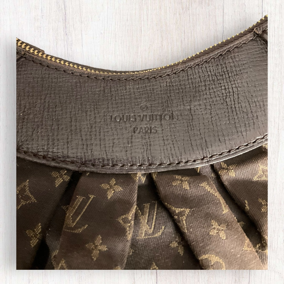 HandBag Luxury Designer By Louis Vuitton, Size: Medium