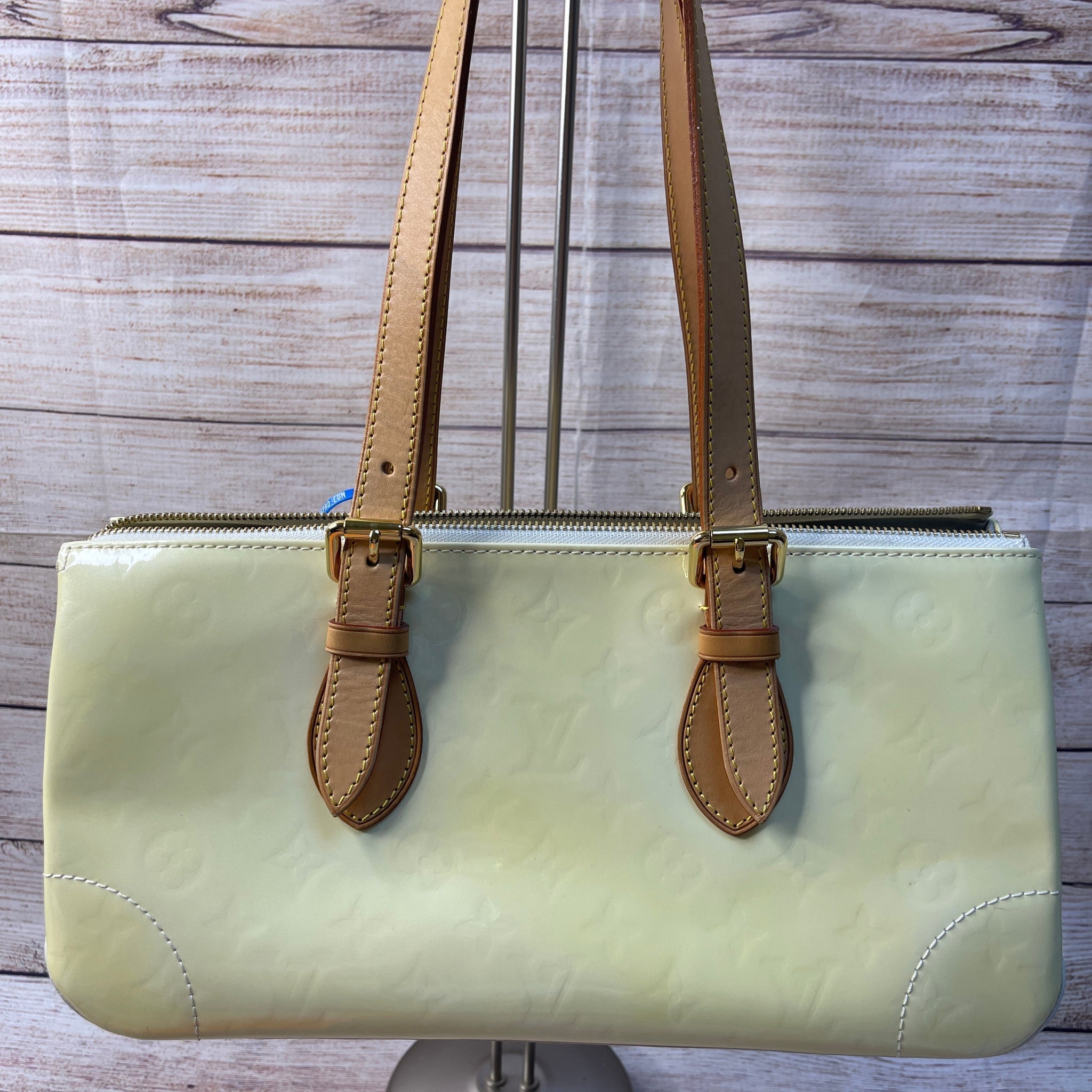 HandBag Luxury Designer Louis Vuitton, Size Medium