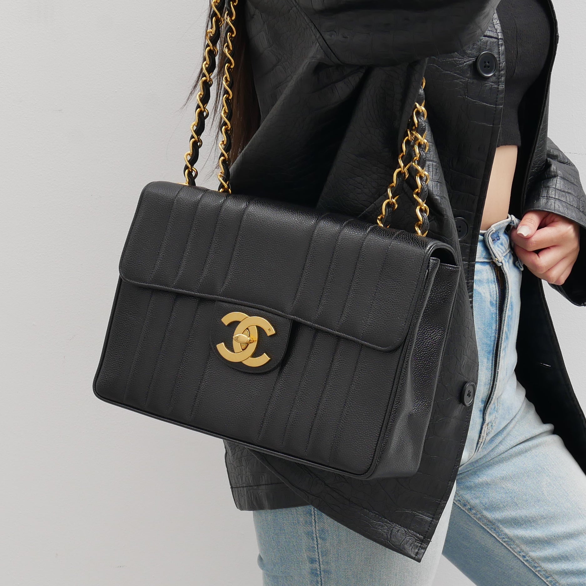 Chanel? * 1994-1996 Black Caviar Vertical Classic Flap Jumbo 53446