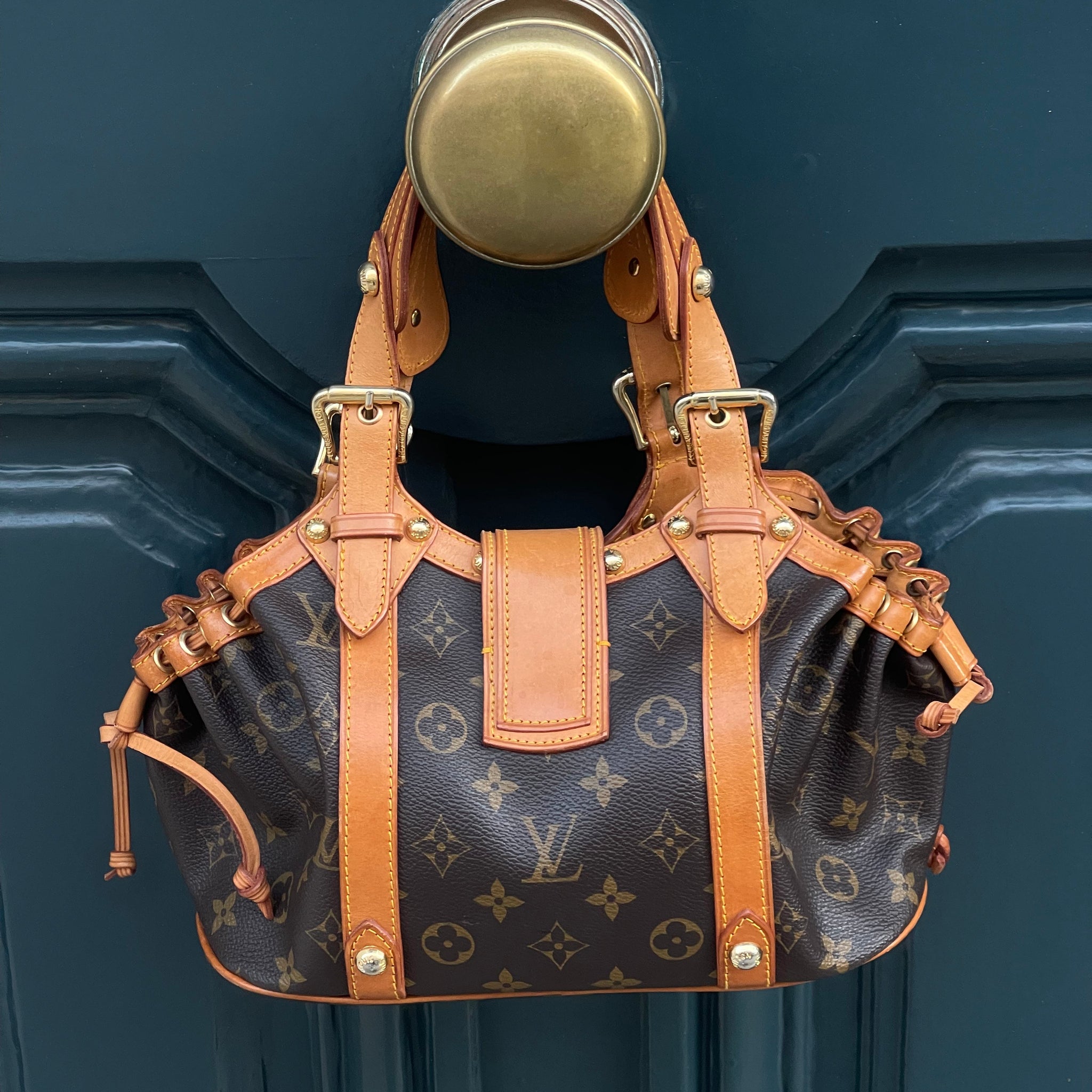Louis Vuitton - sac Theda monogramme PM