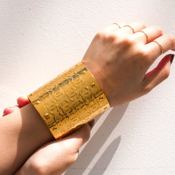 CHANEL 1996 Bangle gold 70541