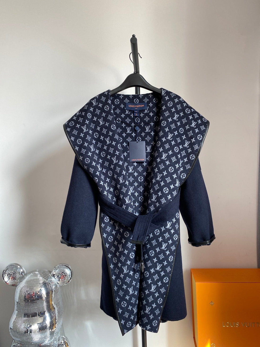 Luxury Louis Vuitton Wrap Coat 042