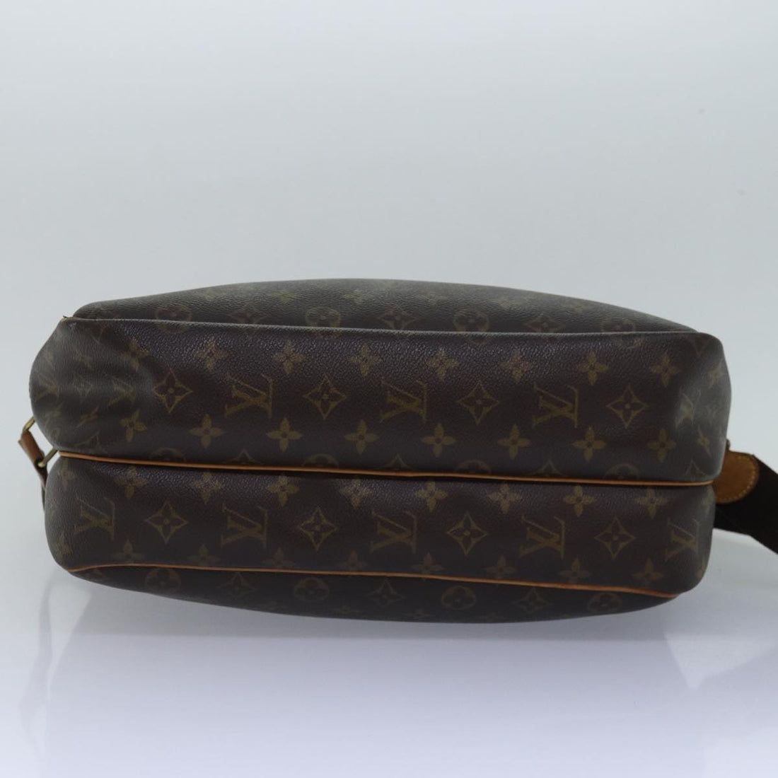 LOUIS VUITTON Reporter Shoulder Bag