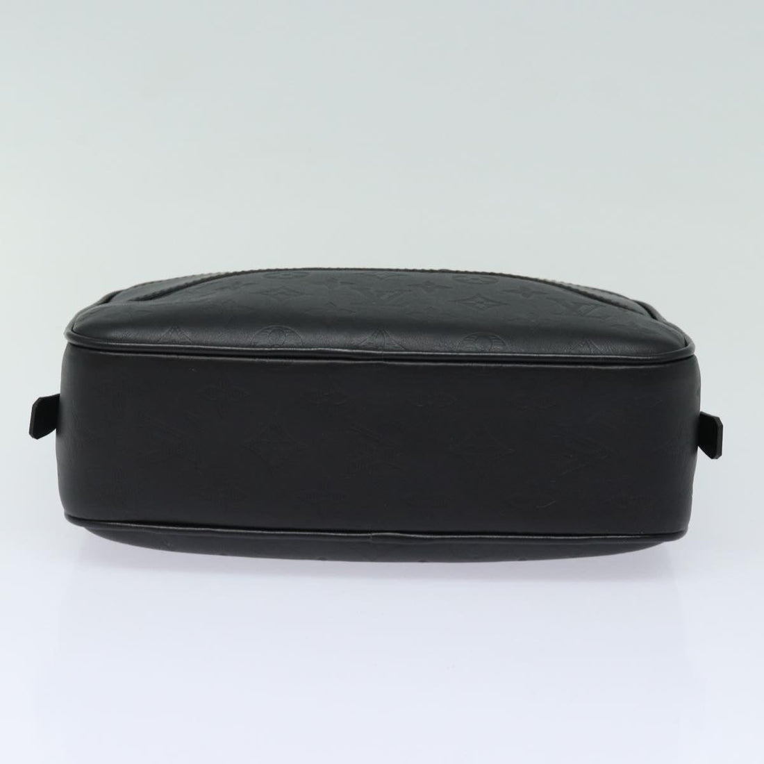 LOUIS VUITTON Trousse de Toilette Clutch Bag