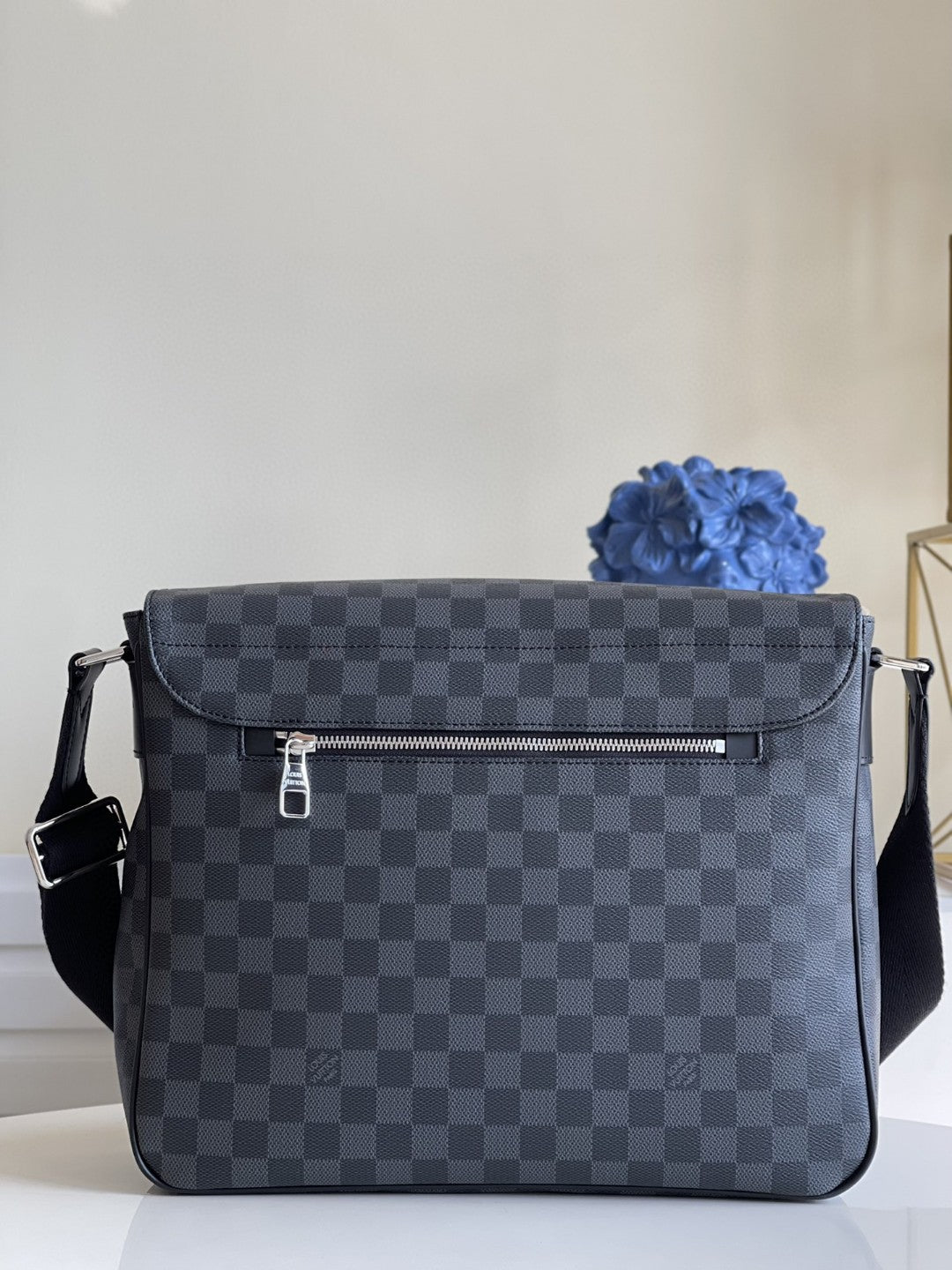 LV Christopher Messtlmger Bag Damier Graphite Canvas For Mtlm, Bags, Shoulder And Crossbody Bags 13in/33cm LV N41500