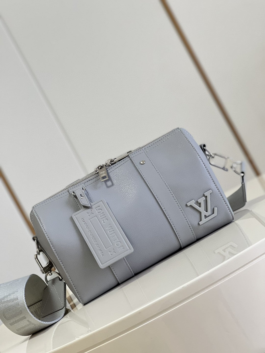 LV City Keepall Grey Aerogram For Womtlm, WoBags, Crossbody Bags 10.6in/27cm LV M59328