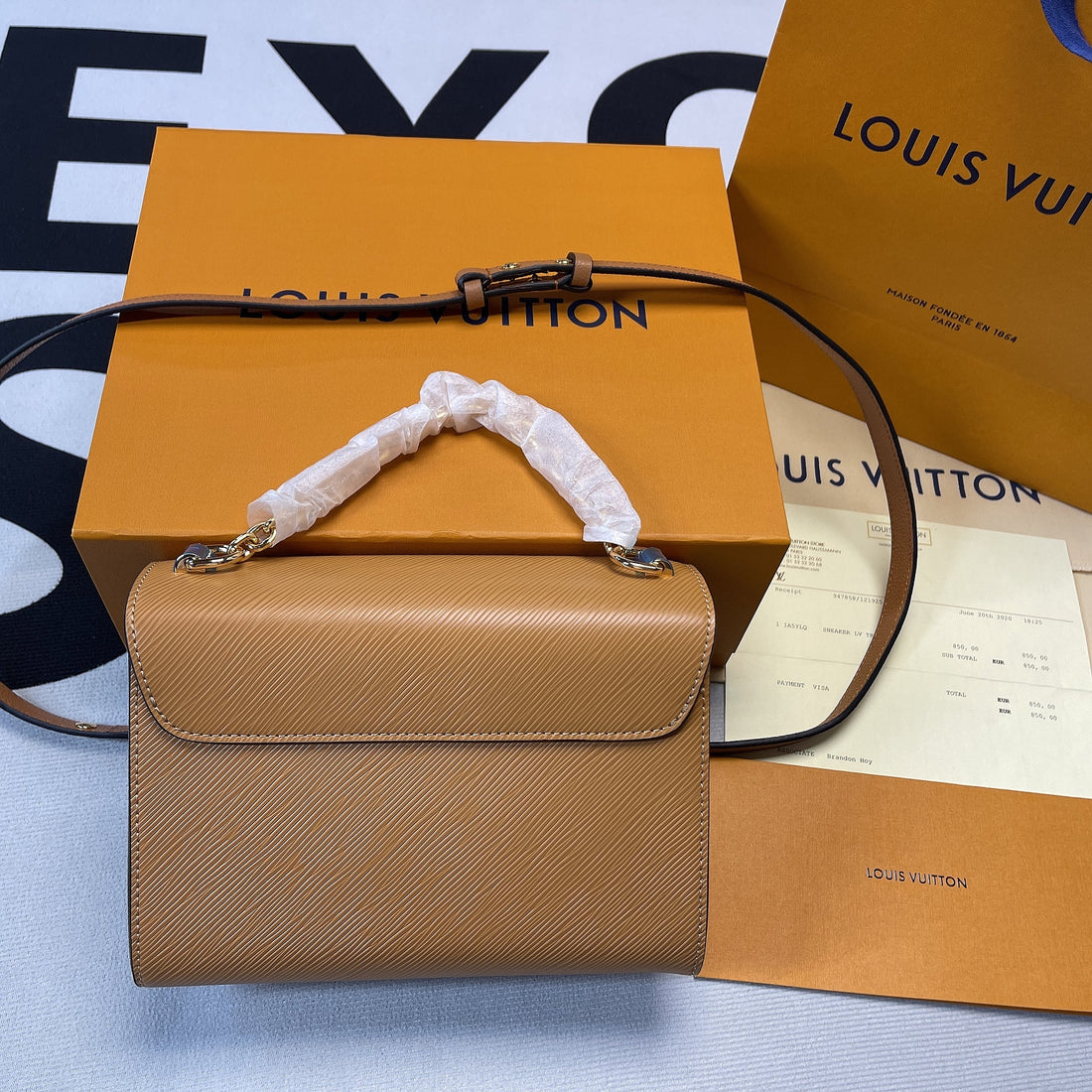 LV Twist MM Epi Gold Miel Brown For Womtlm, Womtlm’s Bags, Shoulder And Crossbody Bags 9.1in/23cm LV M59686