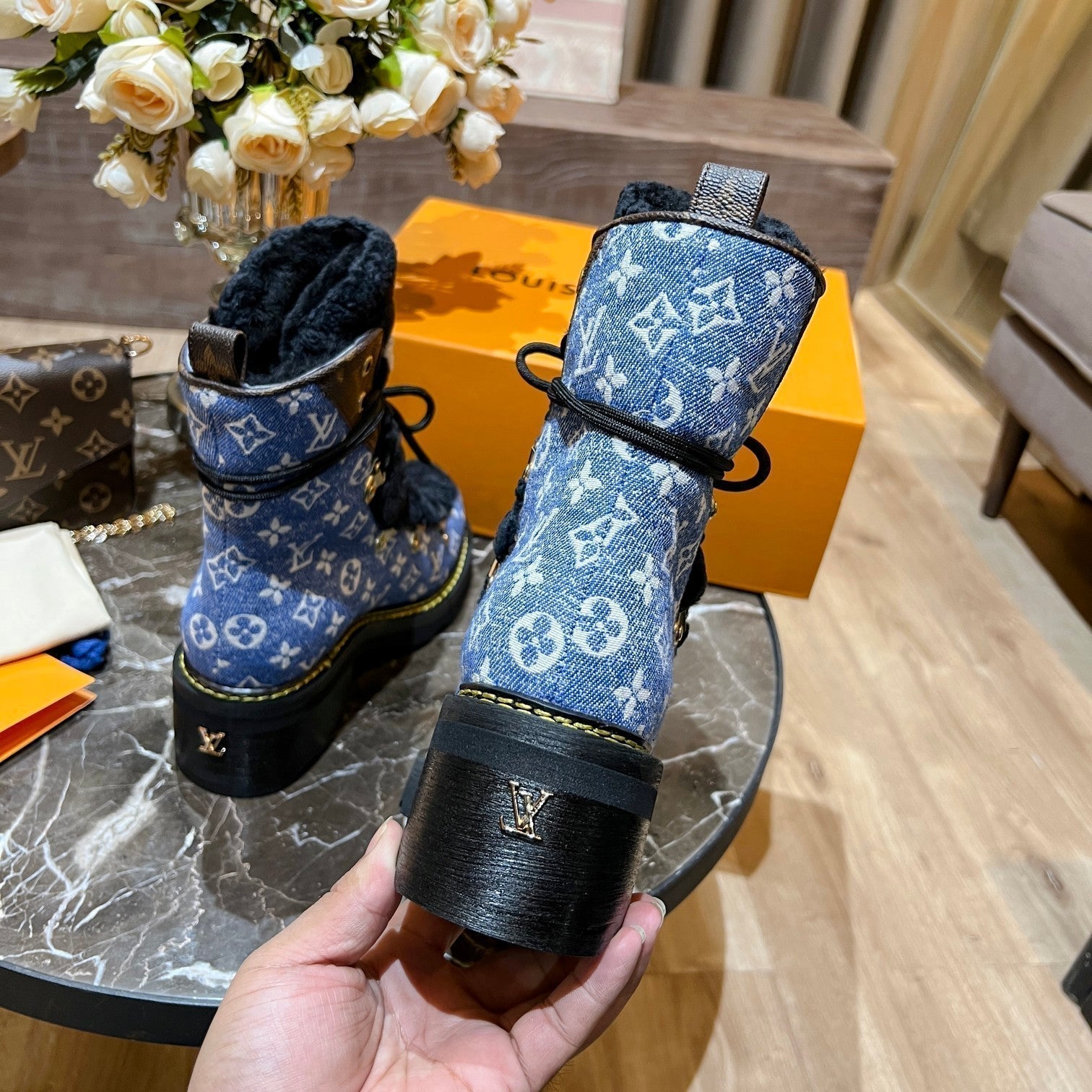 Premium Louis Vuitton BOOTS 042