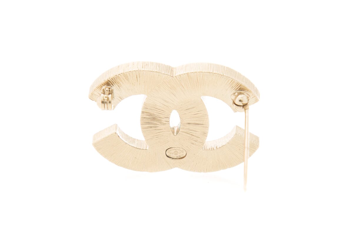 Chanel 2016 "Pearl Dot" Black & Pearl Brooch