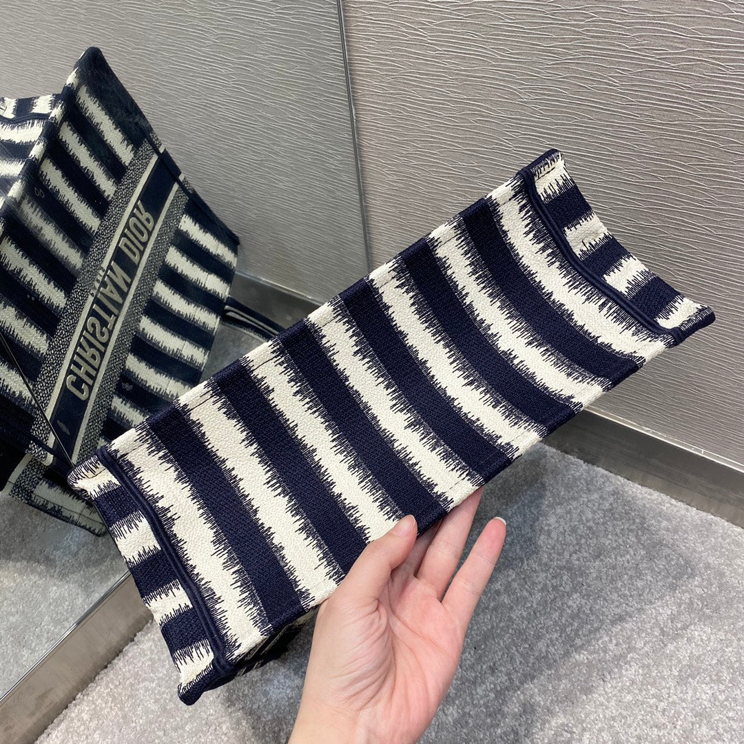 DI Medium Book Tote Blue D-Stripes Embroidery For Womtlm 36cm/16.5in CD