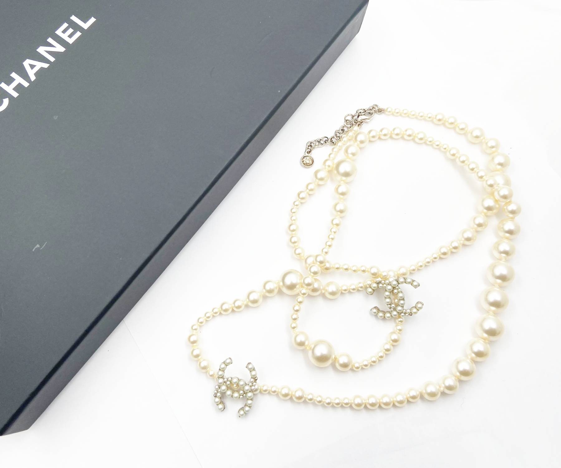 CHANEL Silver CC Bubble Pearl Pearl Necklace