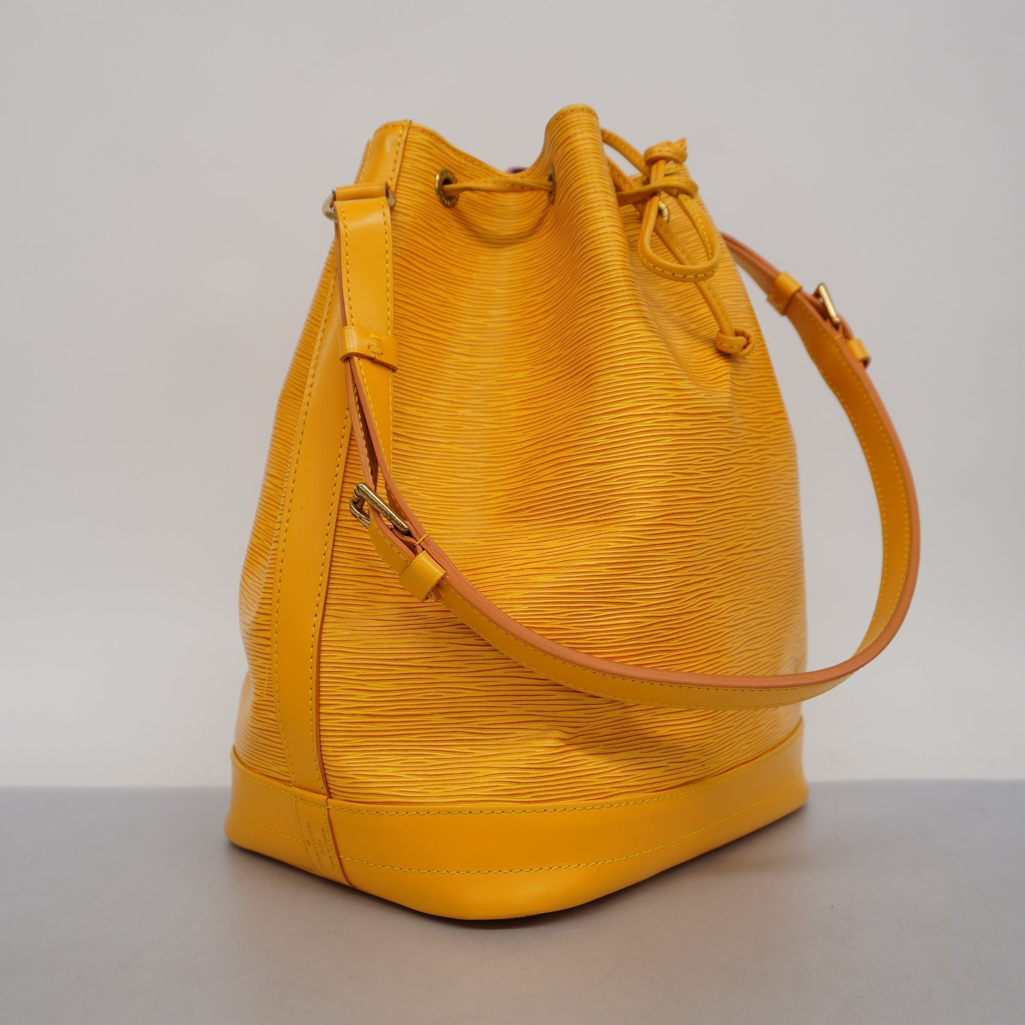 LOUIS VUITTONAuth Epi Noe M44009 Women's Shoulder Bag Jaune
