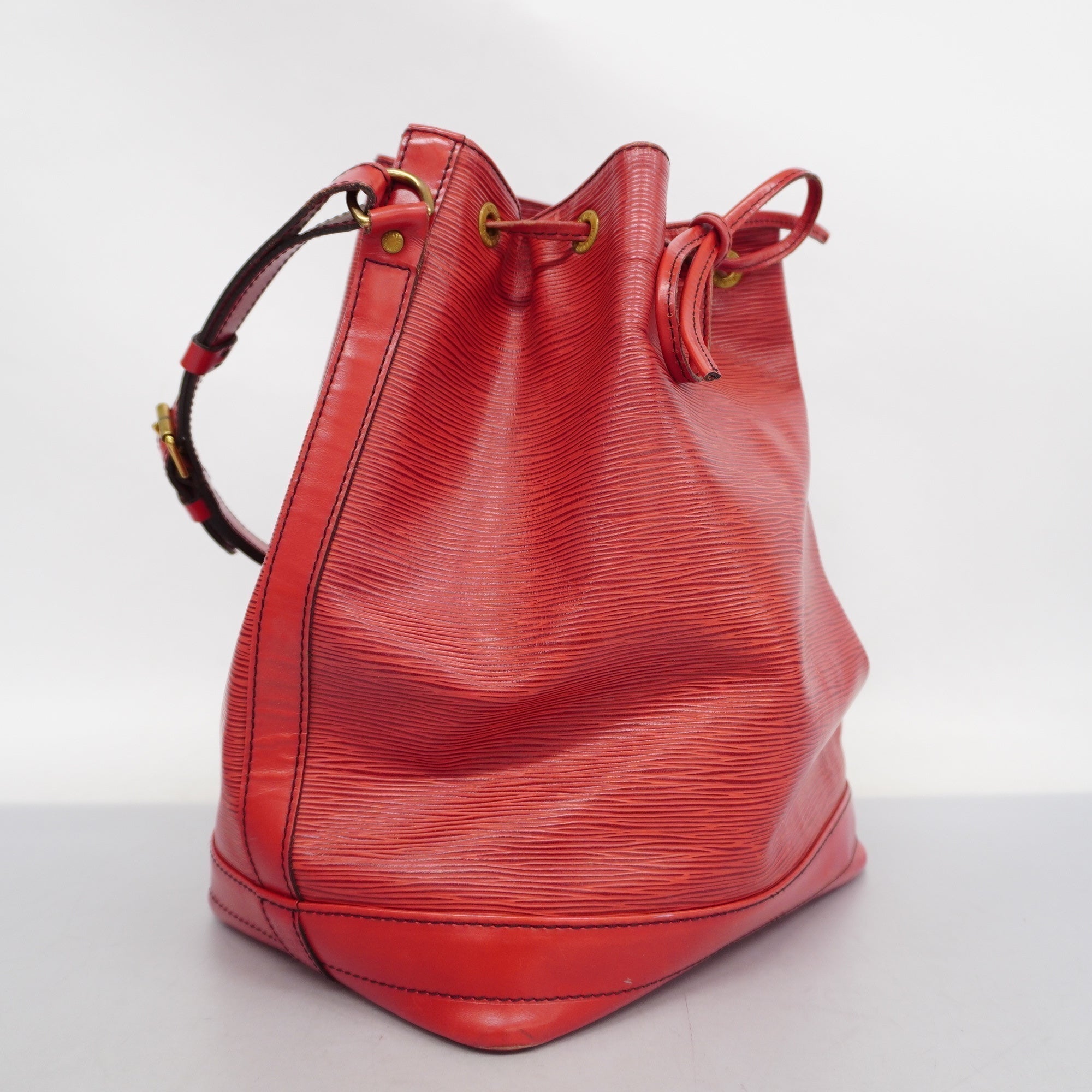 Louis Vuitton  Epi Noe M59007 Women's Shoulder Bag Castilian Red