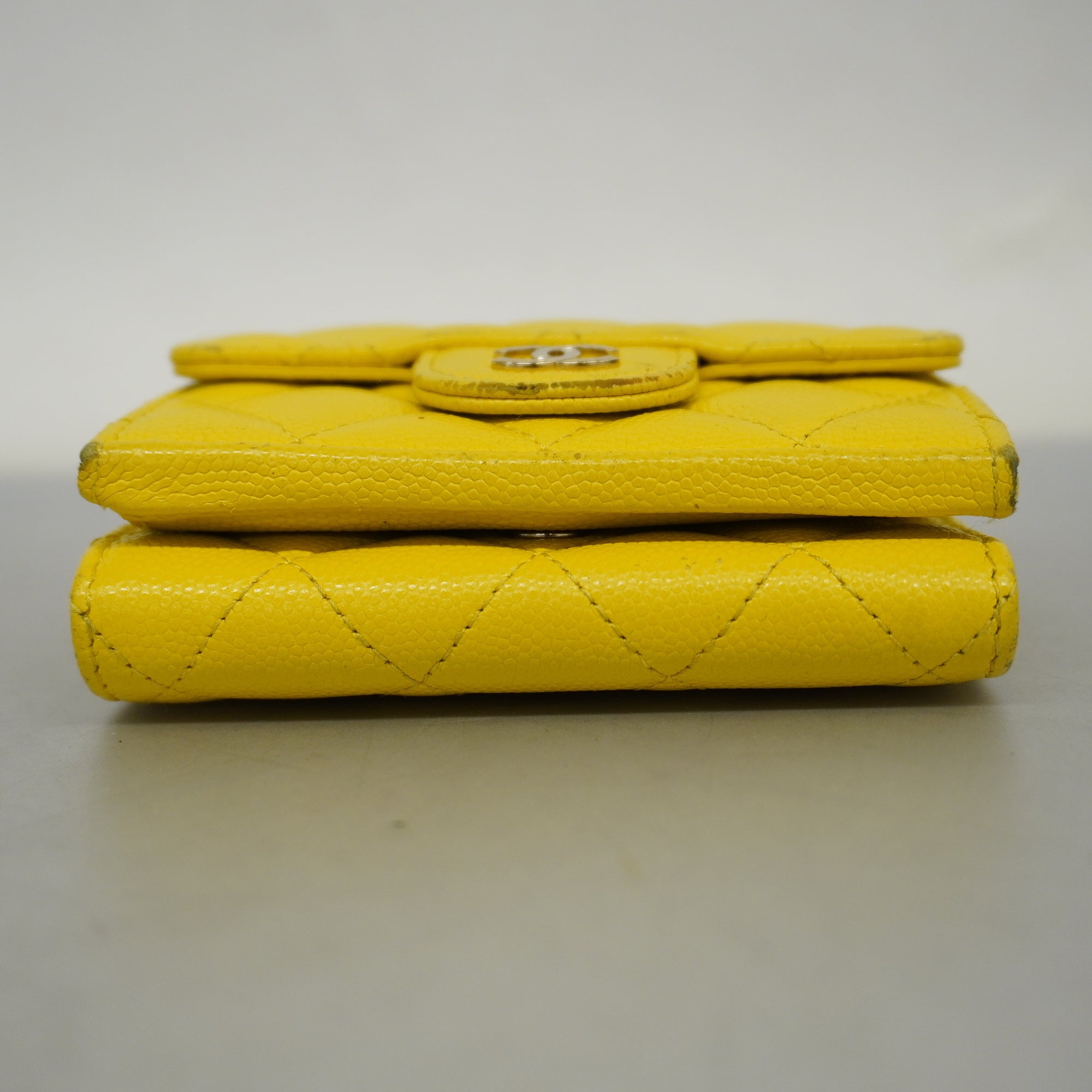 ChanelAuth  Matelasse Tri-fold Wallet Gold Metal Fittings Women's Caviar Leather