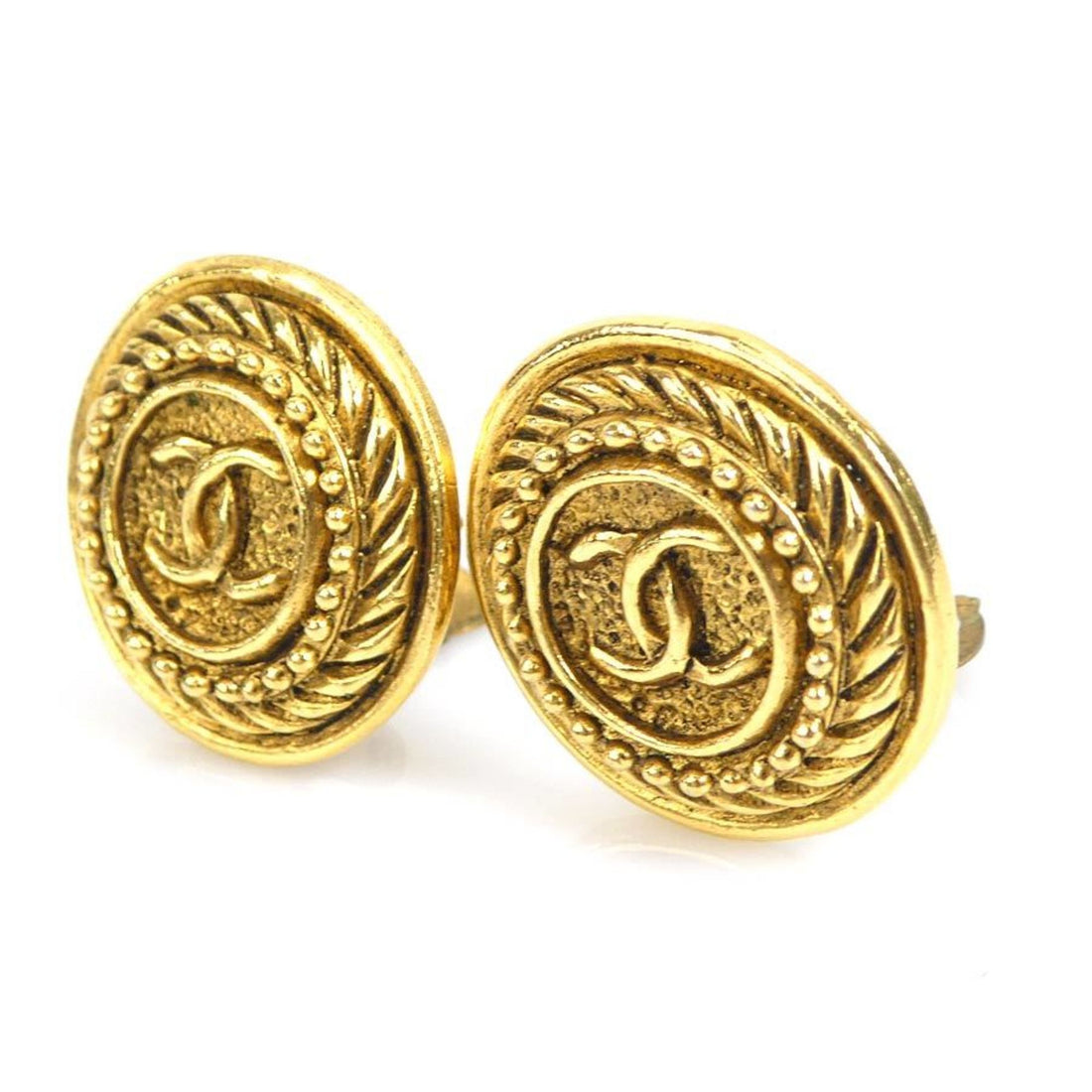 Chanel earrings here mark metal gold ladies