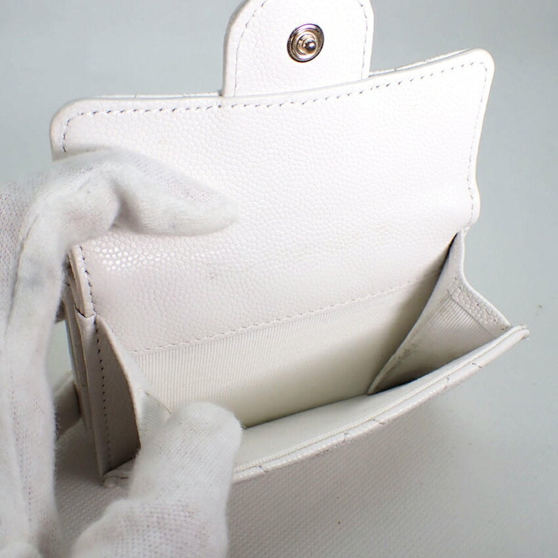 Chanel caviar skin white trifold wallet