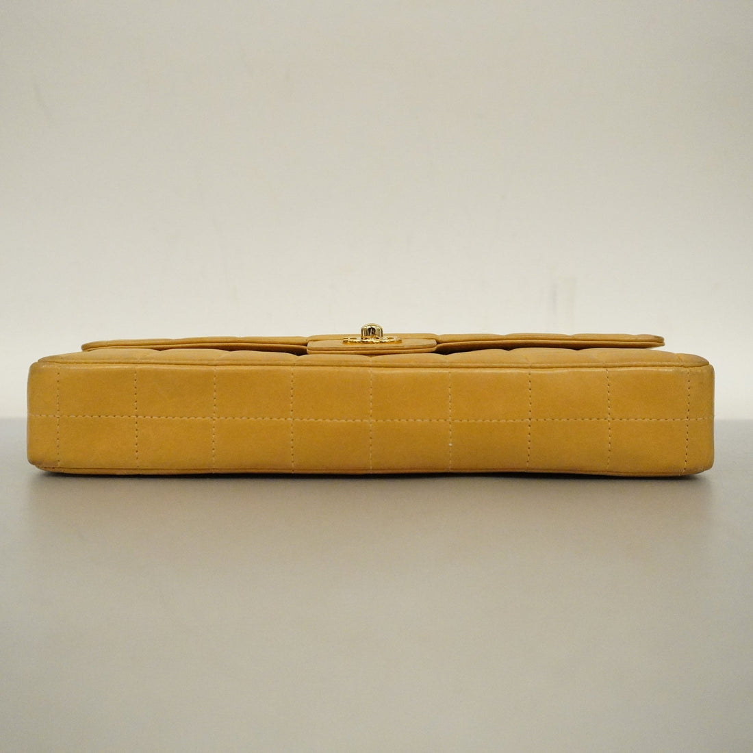 ChanelAuth  Chocolate Bar Chain Shoulder Women's Leather Shoulder Bag Beige