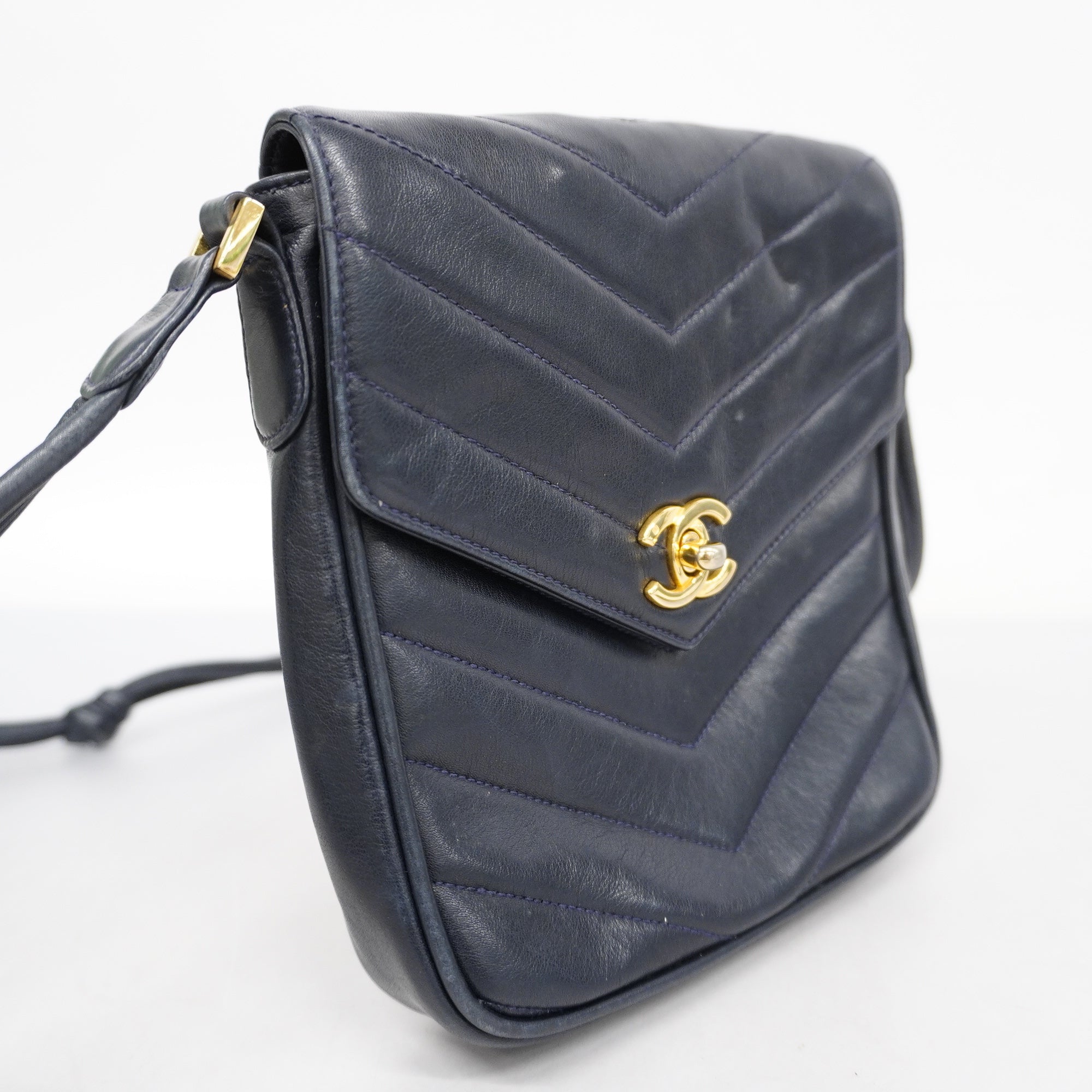CHANEL   V Stitch Leather Shoulder Bag Navy