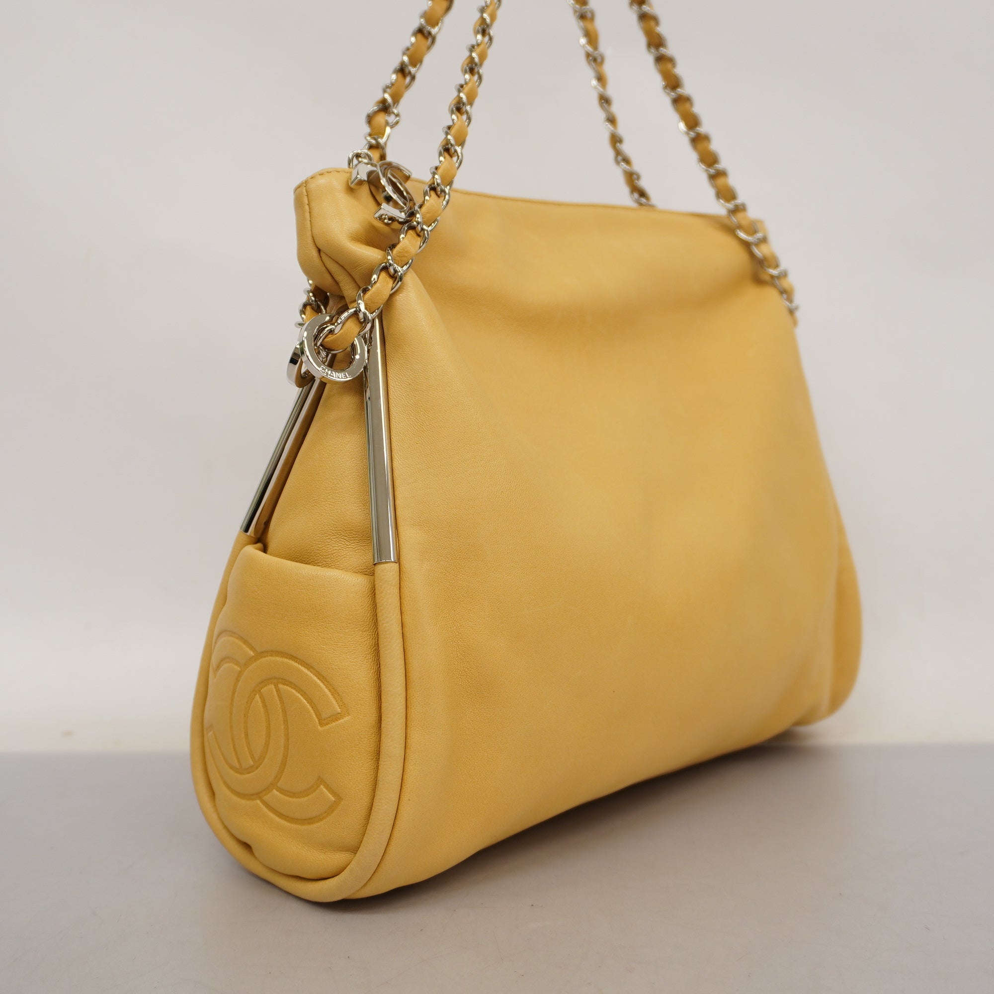 ChanelAuth  Matelasse Chain Shoulder Lambskin Women's Leather Shoulder Bag Beige