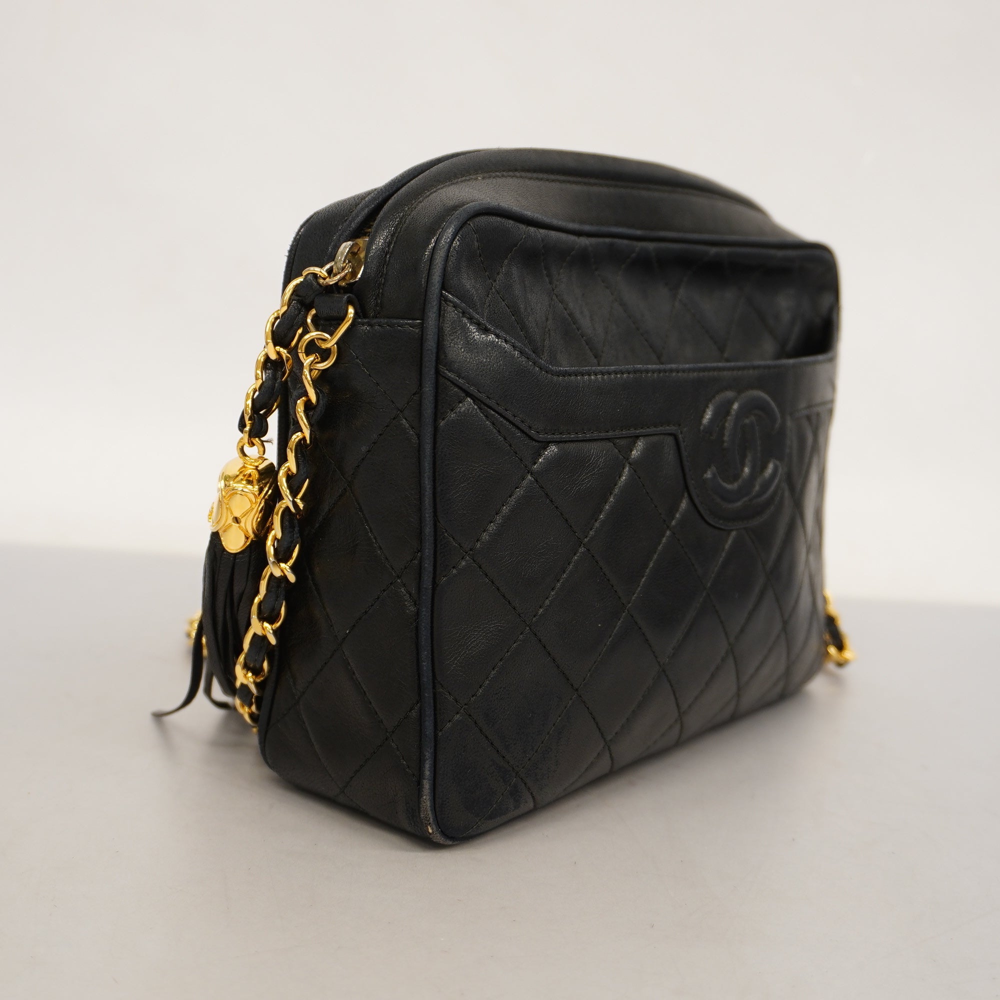 ChanelAuth  Matelasse Chain Shoulder With Fringes Leather Shoulder Bag Black