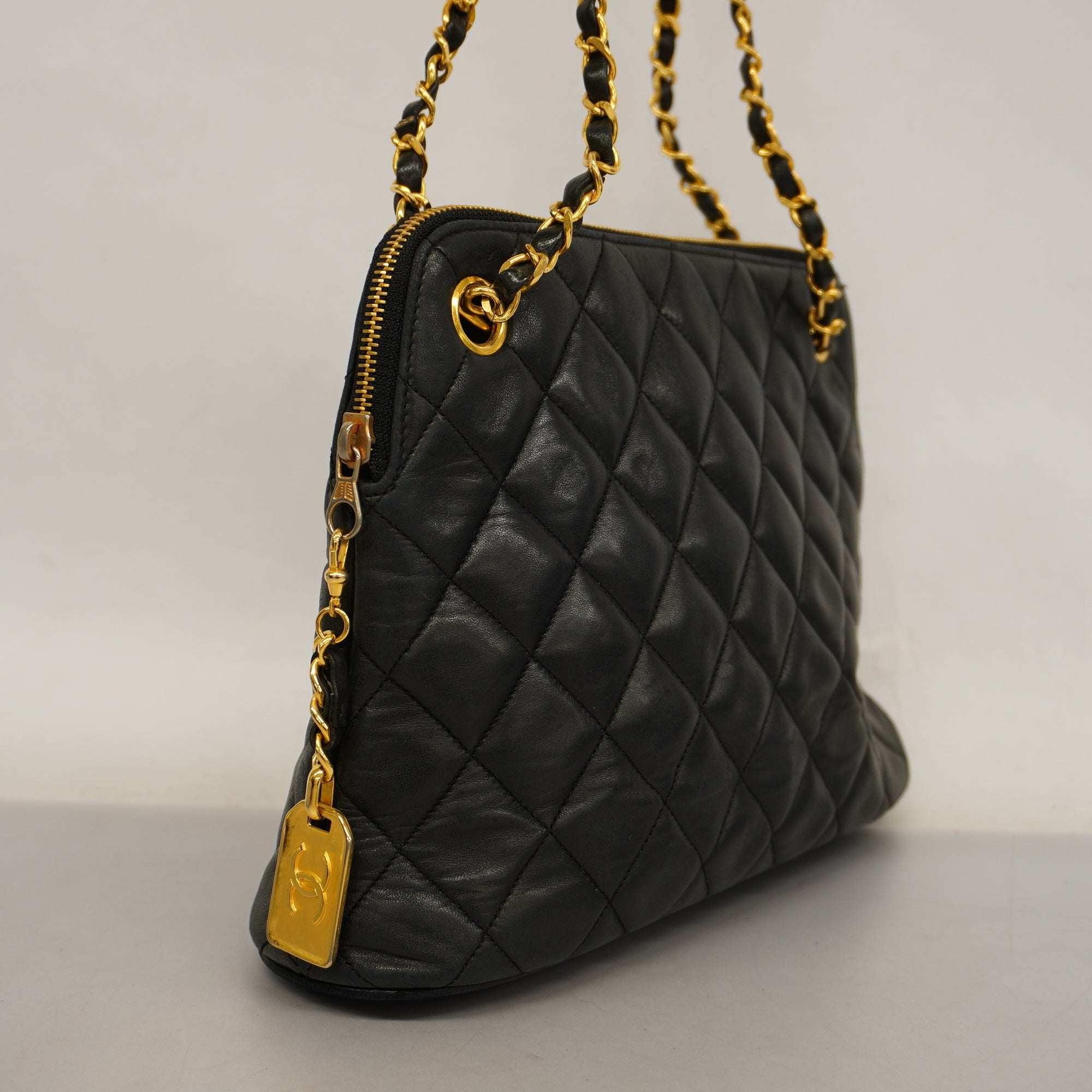 ChanelAuth  Matelasse Chain Shoulder With Fringes Leather Shoulder Bag Black