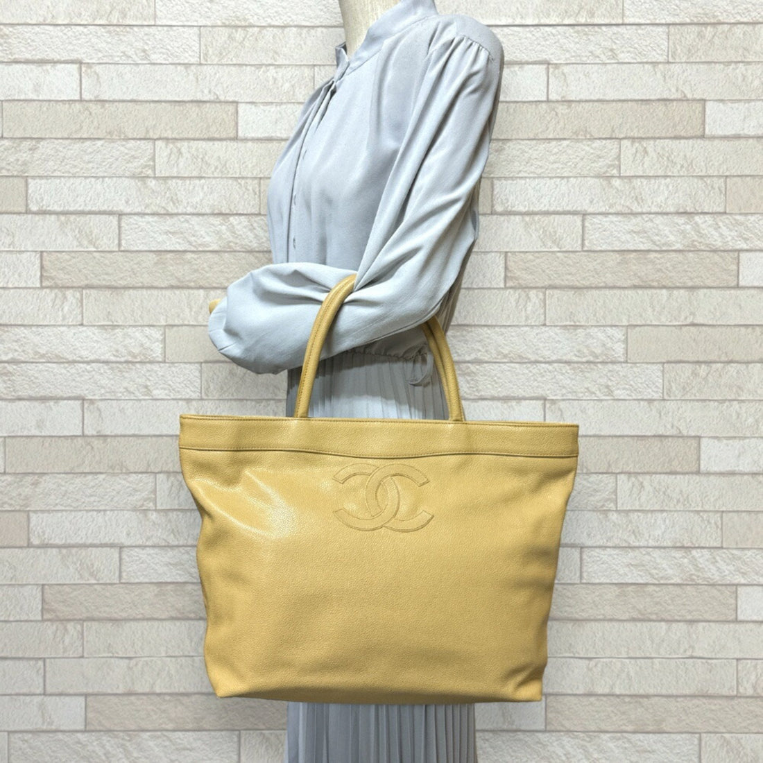 CHANEL Tote Bag Caviar Skin Beige Women's