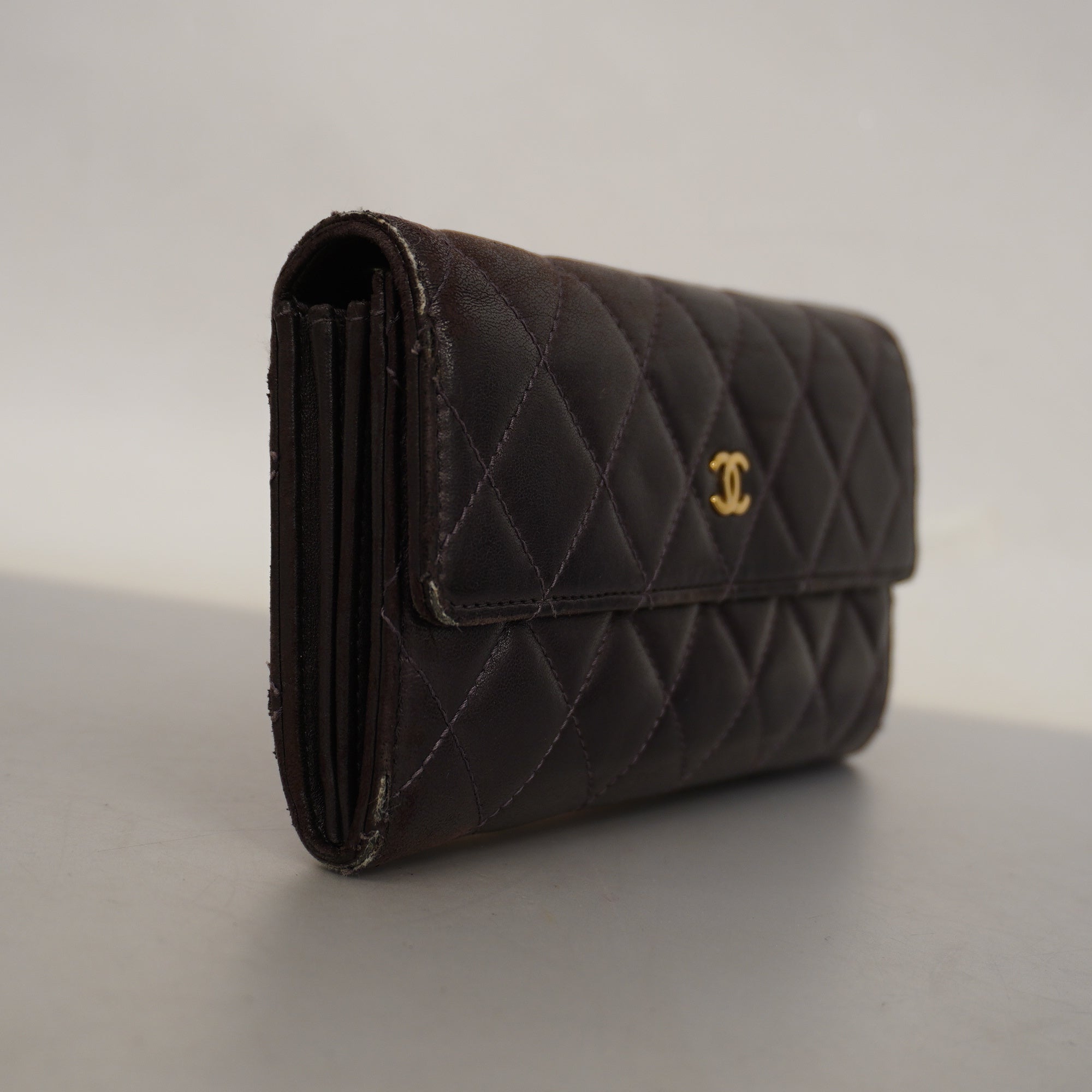 ChanelAuth  Matelasse Gold Hardware Women's Leather Long Wallet [bi-fold] Purple