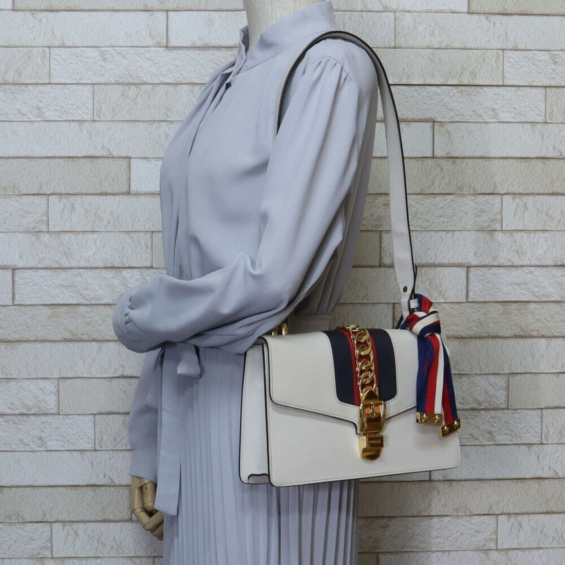 Gucci shoulder bag leather white ladies